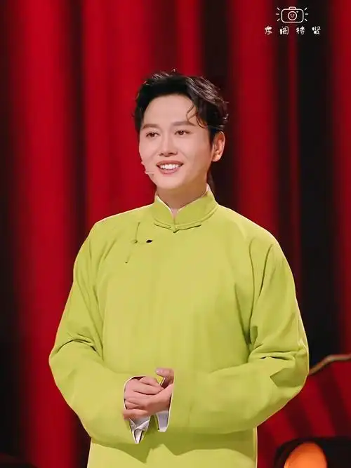 【孟鹤堂年夜fan】look有!_腾讯新闻