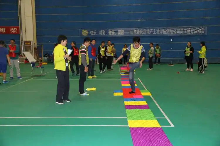 指压板接力赛:技术流要动静结合