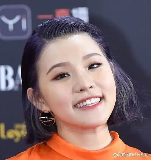 谢依霖的身材变化引发热议:是减肥成功还是整形手术?