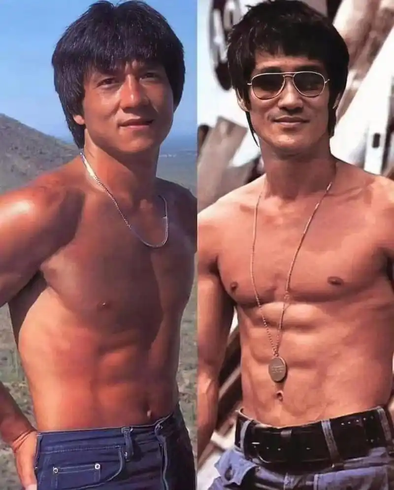 李小龙vs成龙,论肌肉,小龙哥胜出.[酸][嘘][耶]终南望馀雪( >ω )