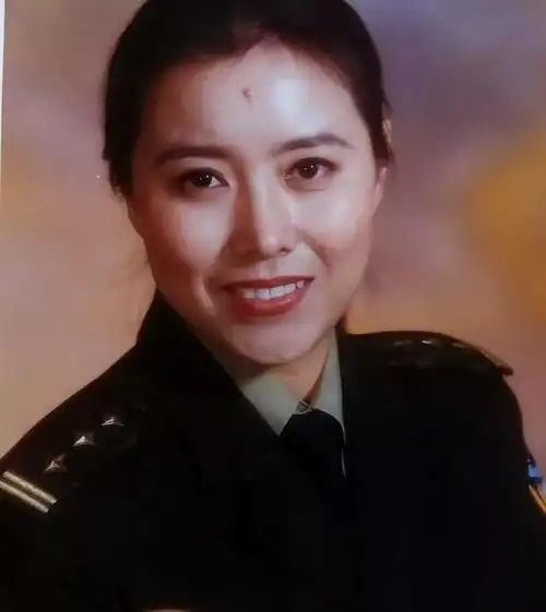 哪怕是警察,也很难控制,第一美女警花王菲就是最好的例子