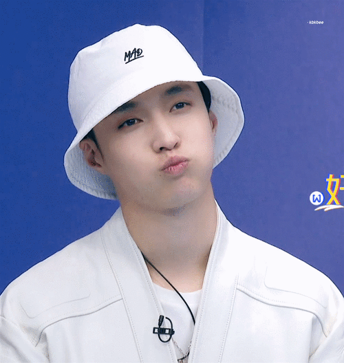 张艺兴 可爱嘟嘴