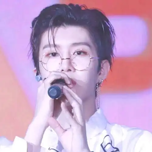 爱豆头像 ≮范丞丞范白雪