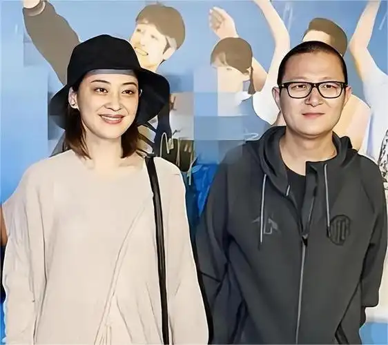 回顾曾剑:娶演员妻子梅婷,婚后生一儿一女,一家四口幸福甜蜜|秦昊