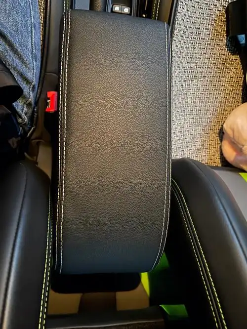 科莱威4座扶手箱