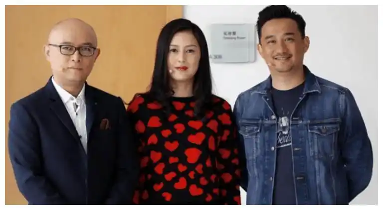 节目上做"情感专家"的黄澜,私下却和丈夫离婚,网友:太可笑