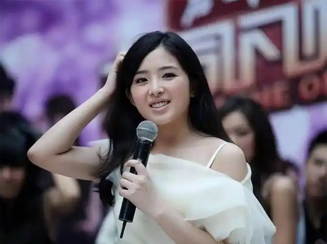 15岁选秀爆红,18岁深陷"陪s门",31岁的张含韵凭实力翻红_汪涵_超女_因