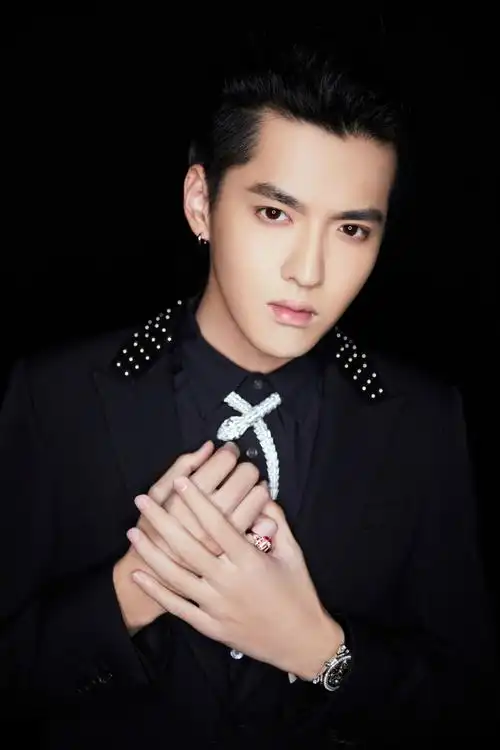 颜色:rgb 搜图界精心收集并整理吴亦凡图集,内容有小鲜肉写真,帅气