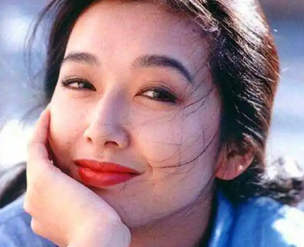 提起江珊,年轻的朋友可能比较陌生,年轻时候的江珊身材苗条,面容姣好