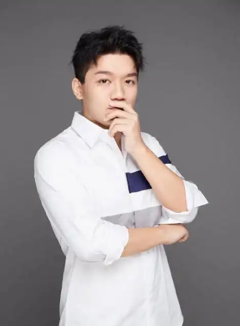 尤浩然2次报考北影被拒,誓要瘦成闪电,秒变"小鲜肉"判若两人