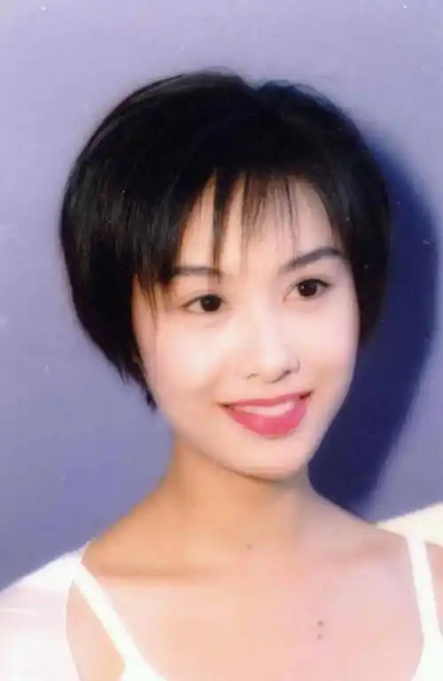 20岁的朱茵到底有多美,看到最后你会爱上她