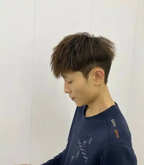 这17款男发真帅气,很火很时尚,有你同款吗_发型_男士_造型