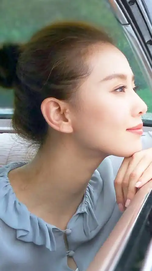 刘诗诗图片:久看不厌的温婉美人,笑容暖暖哒!