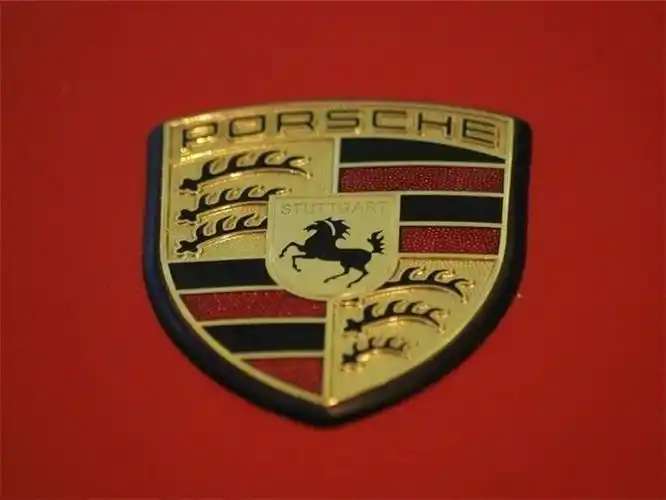 虽然野马知名度在国内是比较高的,但是始终没有高过法拉利.