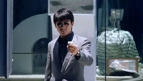 离开,那不如放开胆子玩点大的,于是就有了刘德华精心策划的72小时游戏