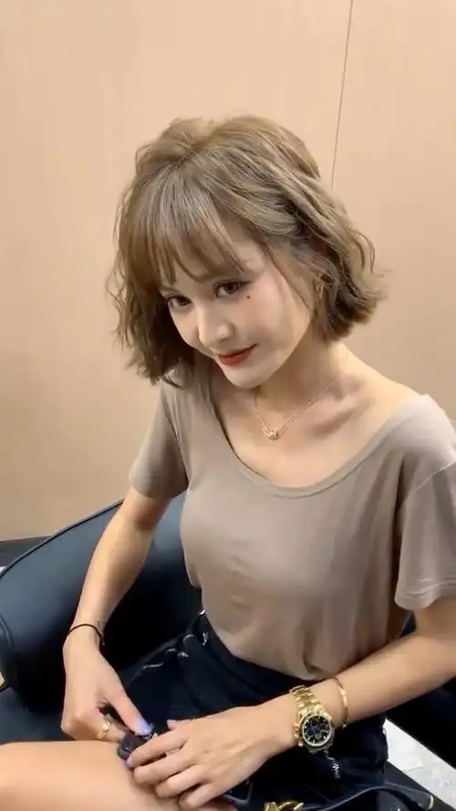 蛋蛋卷发型 适合发质细软 扁塌的妹子