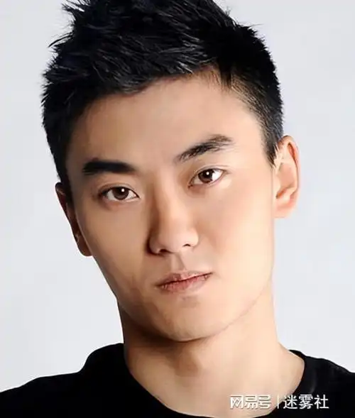 11月14日下午陈宝国儿子陈月末凭借珠江人家终于走红