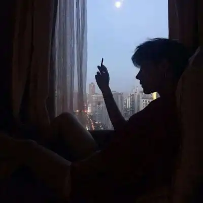 侧脸杀冷酷男生头像好看的男生高清头像冷酷帅气侧脸图片