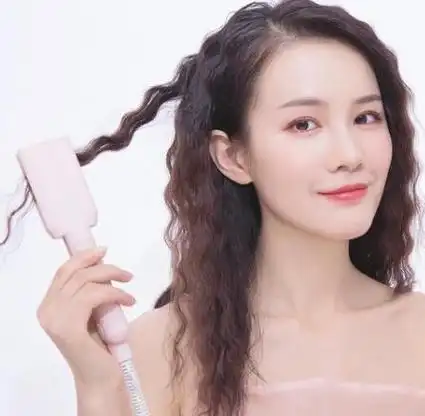 女生水波纹玉米烫发型图片