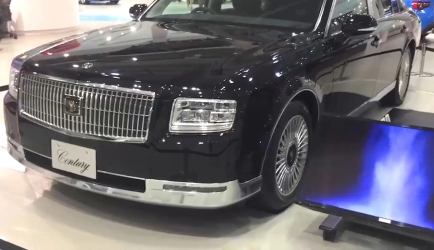 2020款丰田世纪century登场看这霸气颜值给个不喜欢的理由