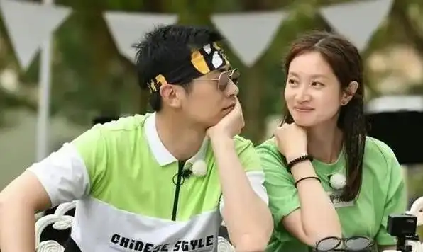 回顾演员朱亚文独宠沈佳妮12年做2个女儿的爸爸也幸福