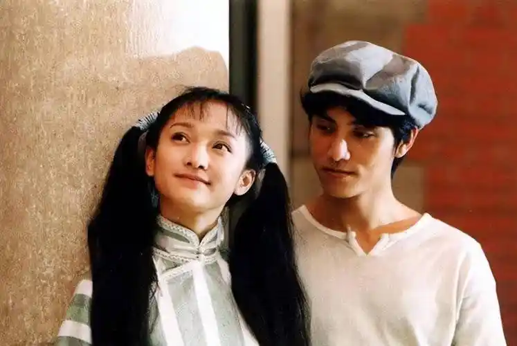 雾像雨又像风》22年后演员现状,女主放飞自我,配角已成影帝_陆毅_陈坤