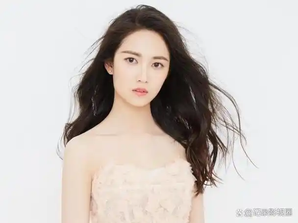 14,陈钰琪1992年出生于四川省成都市,中国内地影视女演员,歌手.