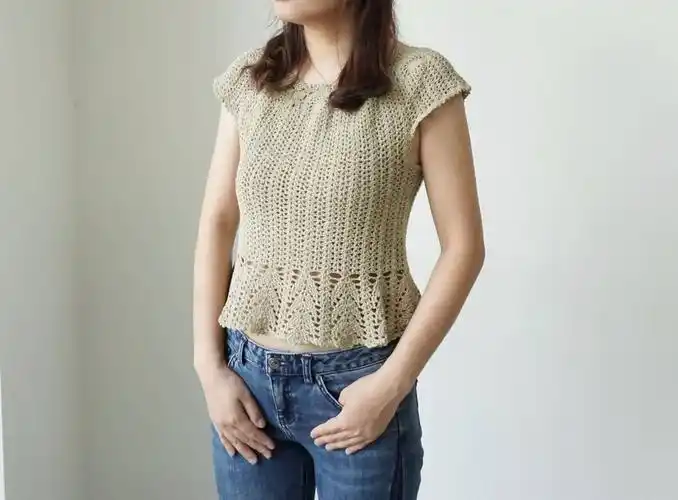 编织学院 钩针作品区 女士毛衣 no·149 从领口往下钩的圆肩短袖上衣