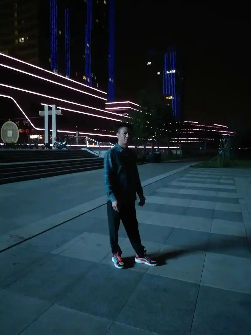 美好的夜晚 #给自己一个微笑96让心情豁然开朗 #散散步吹 - 抖音