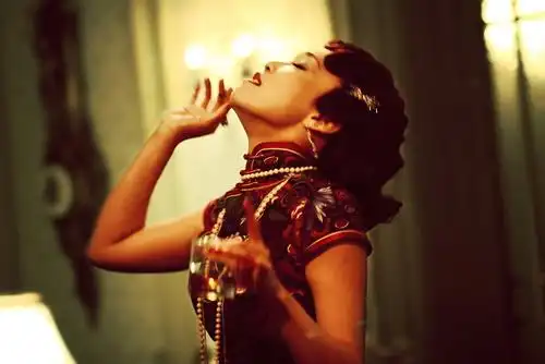 范文芳华丽转身 《金大班》中演绎红牌戏剧人生