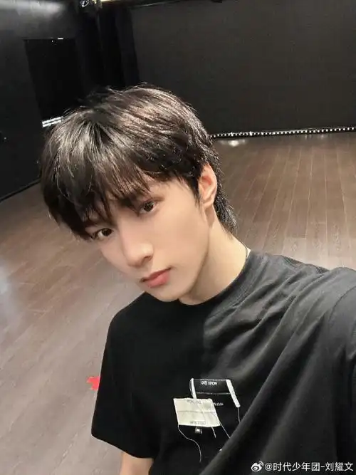 刘耀文 2024中国电影大数据荣誉之夜##青年演员刘耀文