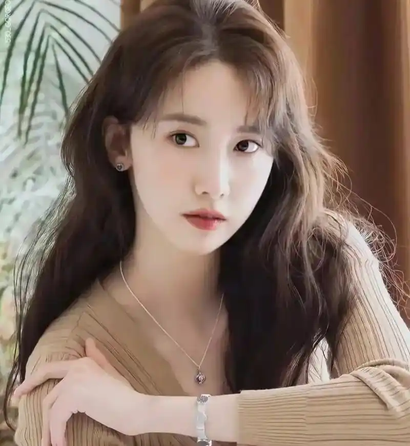 林允儿她被誉为南韩"第一神颜"