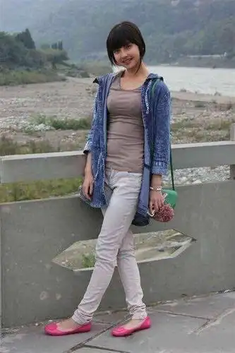 最牛的王思聪女友曾土气的豆得儿拿下他全凭实力