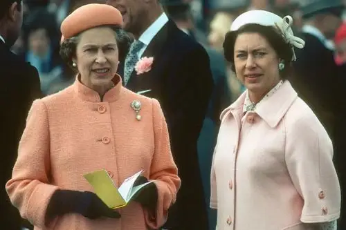 《罗马假日》赫本的原型,英伦玫瑰玛格丽特公主,女王宠爱的妹妹