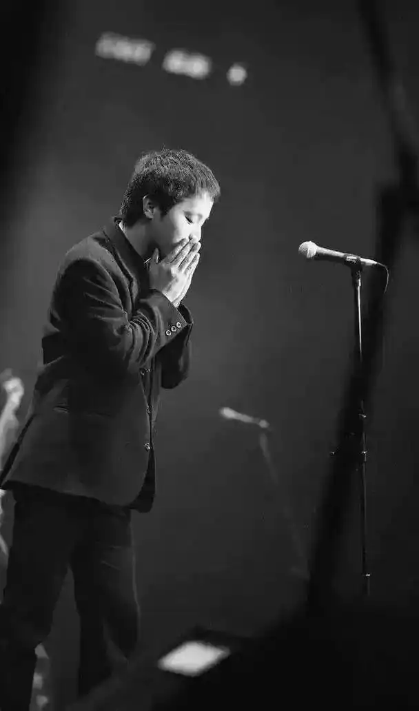 噢乖窦唯 这笛子吹的太魔性了#窦唯笛子 - 抖音