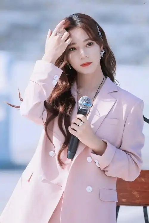 张紫宁弹唱你的名字##张紫宁为中轴线创作你的名字