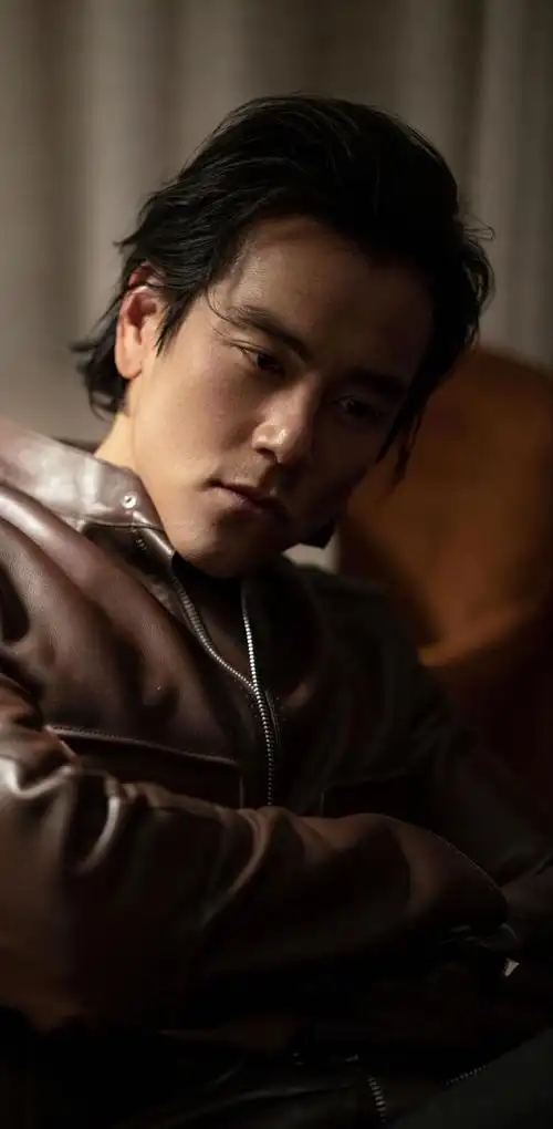 彭于晏铁血硬汉帅气写真壁纸