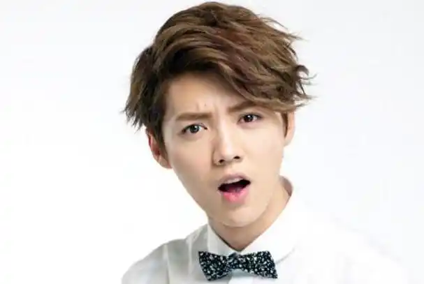 彻底隐藏不住了,鹿晗身份背景意外被曝光,原来是关晓彤高攀了