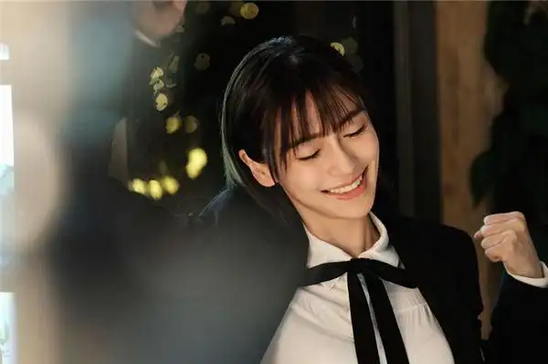 新闻综合 由angelababy杨颖,邓伦,朱一龙等联合主演的电视剧《我的真