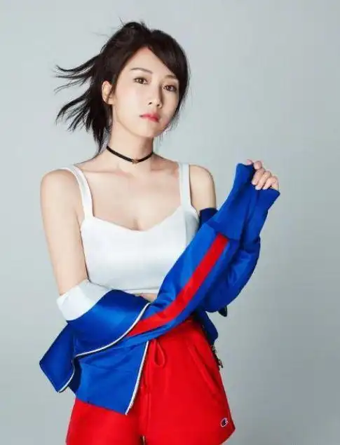 被李念性感到了吧绝代佳人袅袅婷婷小性感带有一丝纯美