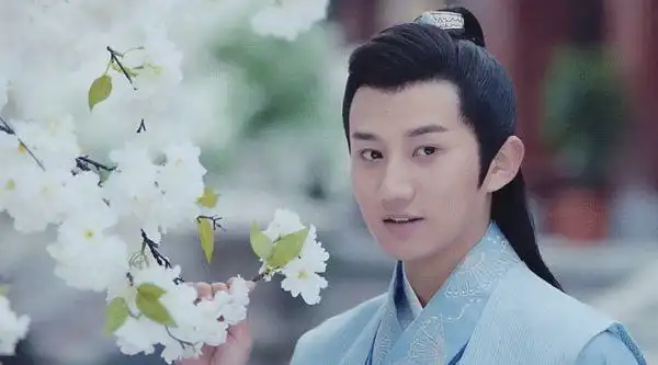 内地电视  近日,由唐嫣,罗晋,吴建豪,梁振伦联袂主演的古装巨制大戏