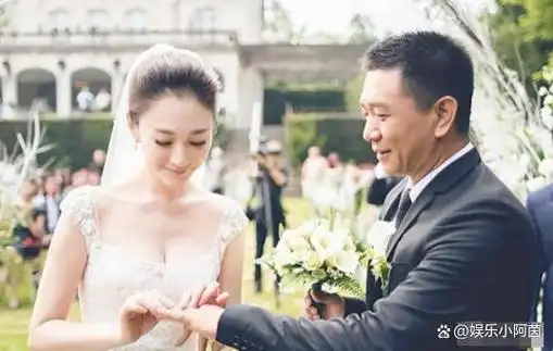 这种情况使得李小冉非常渴望逃离与孙东海的关系,在某一天,她与一位名