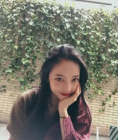 具荷拉和雪莉关系(崔雪莉和具荷拉什么关系) - 看百科