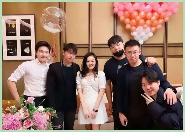 看了陈雨昂的"朋友圈"才懂,为啥陈凯歌总是对陈飞宇恨铁不成钢