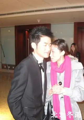 任泉24岁漂亮女友黄琦雯曝光 两人相差13岁任泉的恋情一直都隐而不宣