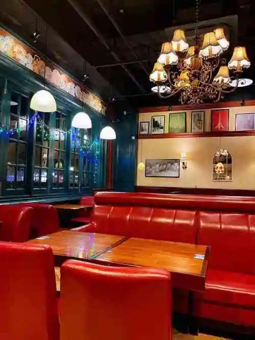 玛格萝妮餐厅(金高路店)-"地方离家近 藏在文体中心旁边,停车也方便.