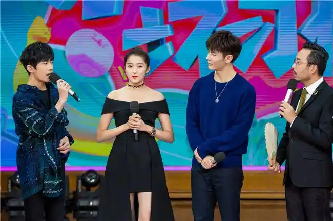 关晓彤易烊千玺王嘉做客《天天》为健康发声