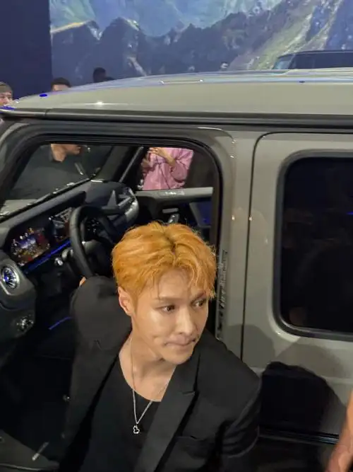 张艺兴开大,世界上最难消除的是偏见,真诚是必杀技,你会给32岁的