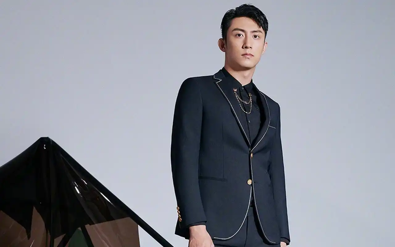 黄景瑜帅气写真图片桌面壁纸