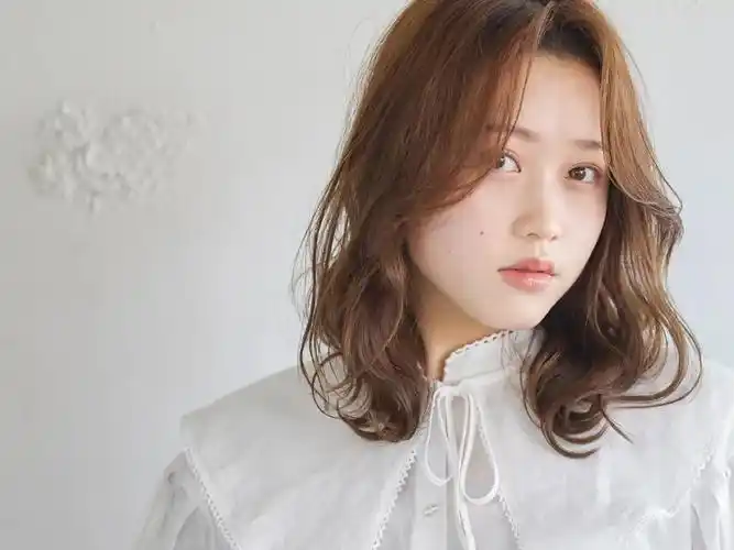 轻熟日系烫发造型